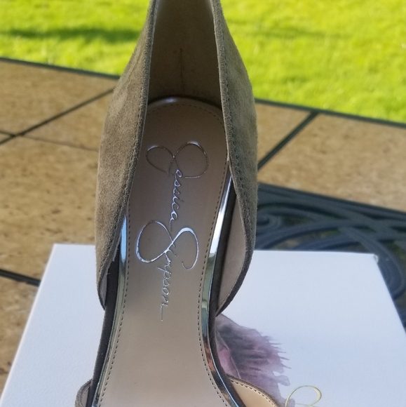 Jessica Simpsons Pump heels olive green size 6 worn once - Picture 3 of 8